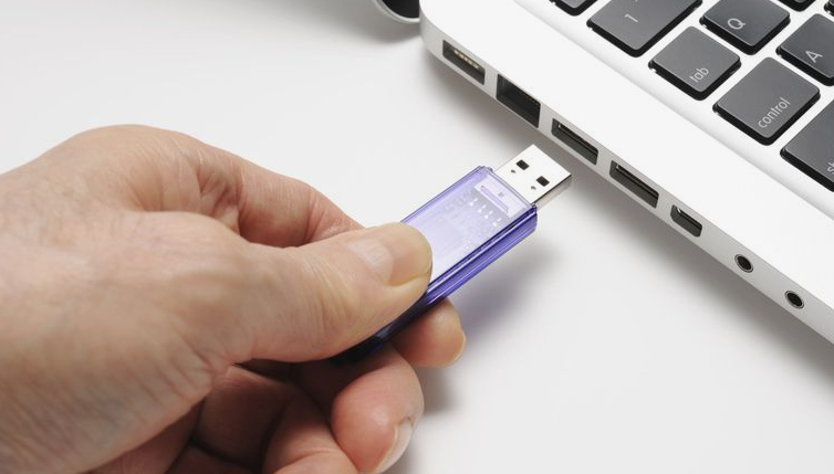 Các loại USB flash drive có sẵn trên thị trường hiện nay là gì?
